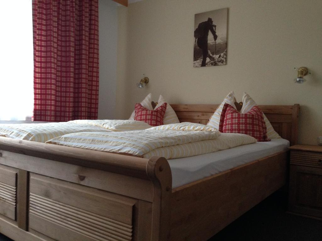 Pension Horfarter Fieberbrunn Zimmer foto